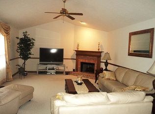 816 Stone Crossing St NE, Canton, OH