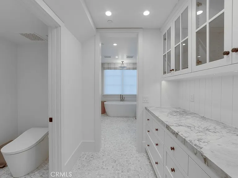 2820 Bayview — Photo 24