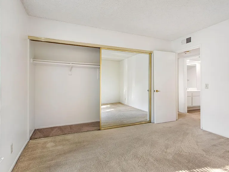 1130 E Alosta Ave — Photo 9