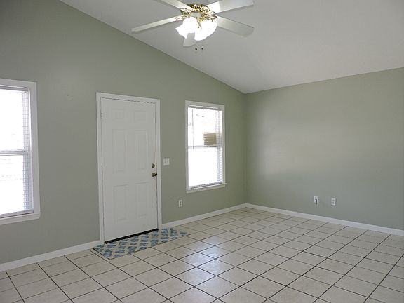 2nd image of 5931 Pinetree Ave #5931