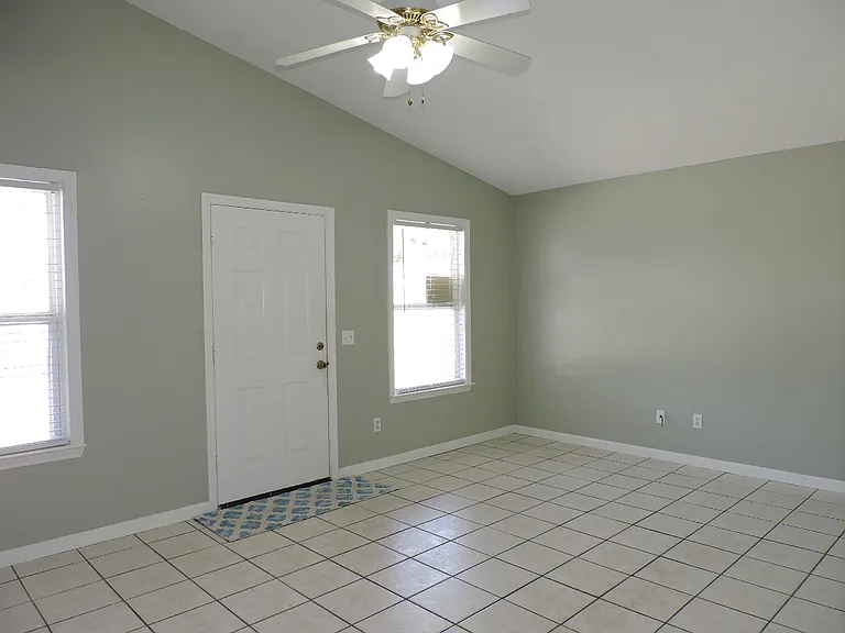 5931 Pinetree Ave #5931 — Photo 2