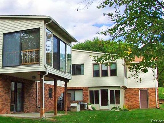 3rd image of 161 Village Ct #1