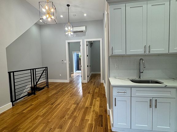 2nd image of 542 Chauncey St #1F