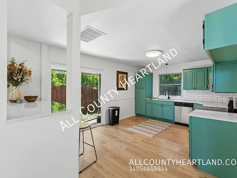 17116 Sunny Hollow Rd — Photo 3