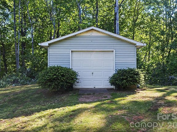4th image of 295 Cobblestone Dr