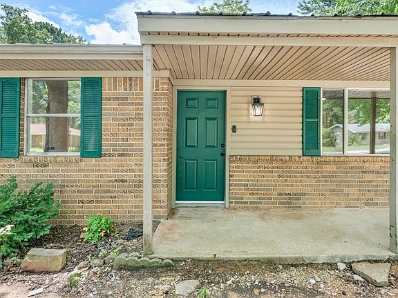 2nd image of 313 Kelli Ave