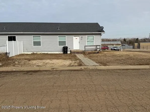 209 2nd Ave SE, Belfield, ND 58622