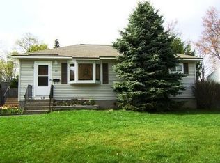 25 Tanglewood Rd, Colonie, NY 12205