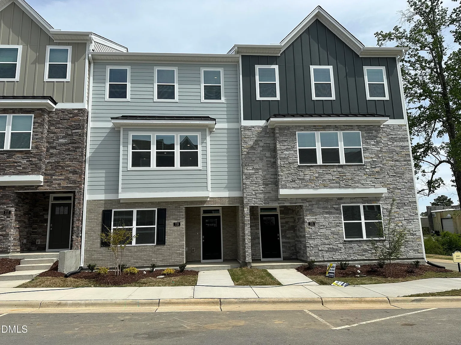 4 bed, 3.5 bath, 2300 sqft, $2,250 — Photo 1