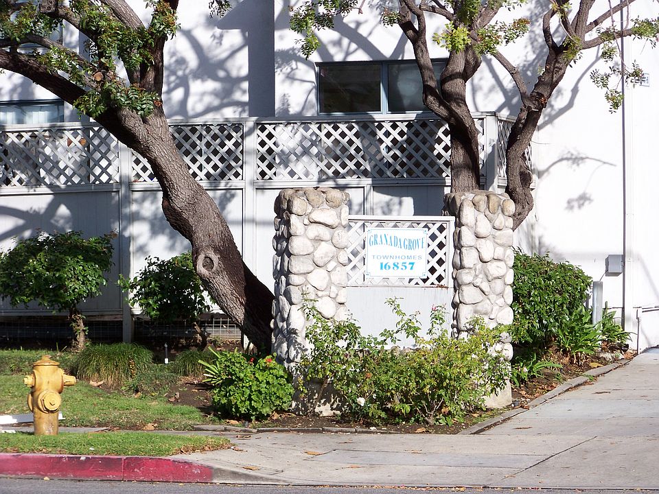 Beautiful Granada Grove 