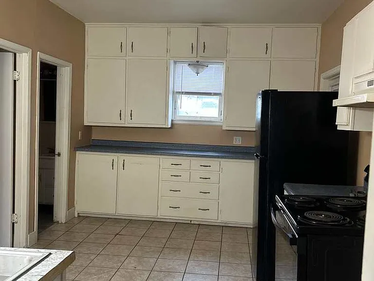 1505 Union Ave — Photo 3