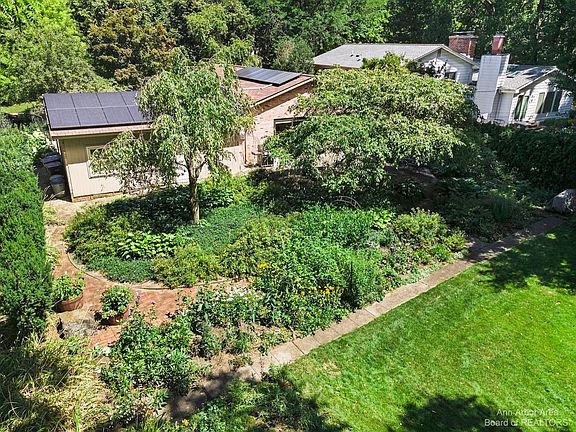 4th image of 3215 Sunnywood Dr
