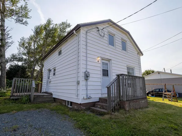 4 McPherson St, Glace Bay, NS B1A 2A7