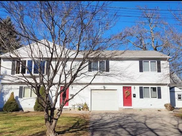 68 Virginia Ln, Providence, RI 02908