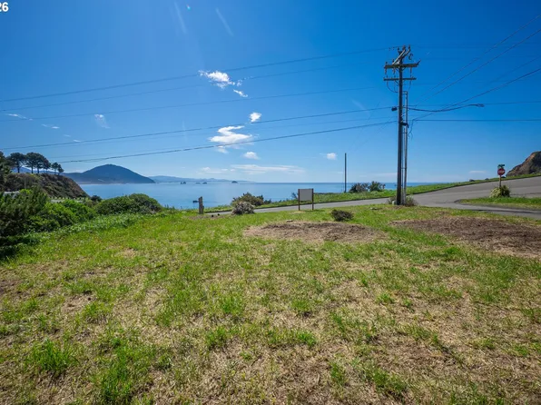 440 5th St, Port Orford, OR 97465