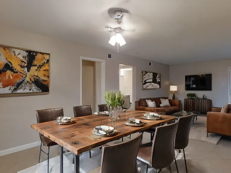 Verano at the Heights Apartments — Photo 6