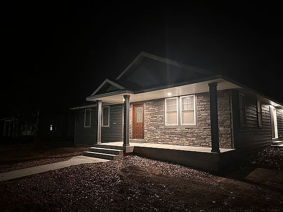 2nd image of 740 Lincoln Ave