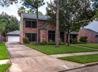 7606 Round Grove Ln, Houston, TX 77095