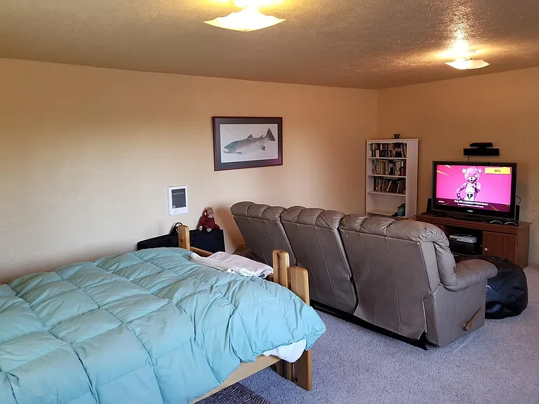 67070 Central St — Photo 24