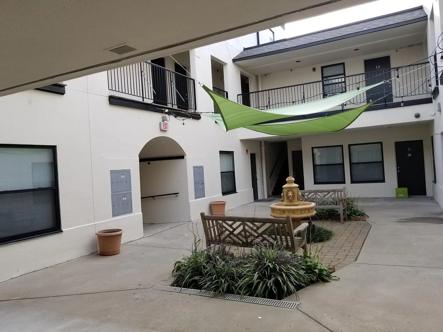 2 bed, 956 sqft, $1,350 — Photo 3