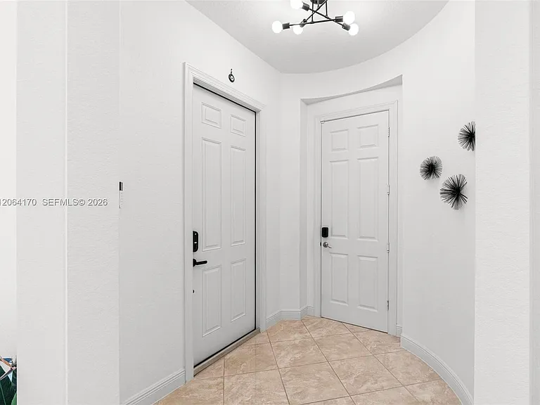 10185 Cameilla St — Photo 4