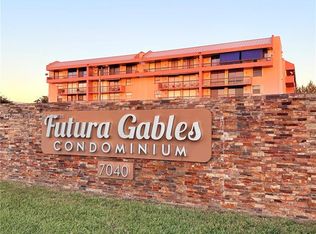 7040 SW 24th St APT 502, Miami, FL 33155