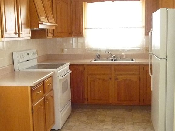 3rd image of 716 N Union St