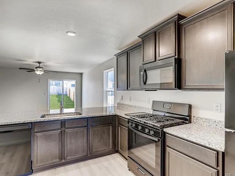 362 Spruce St — Photo 3
