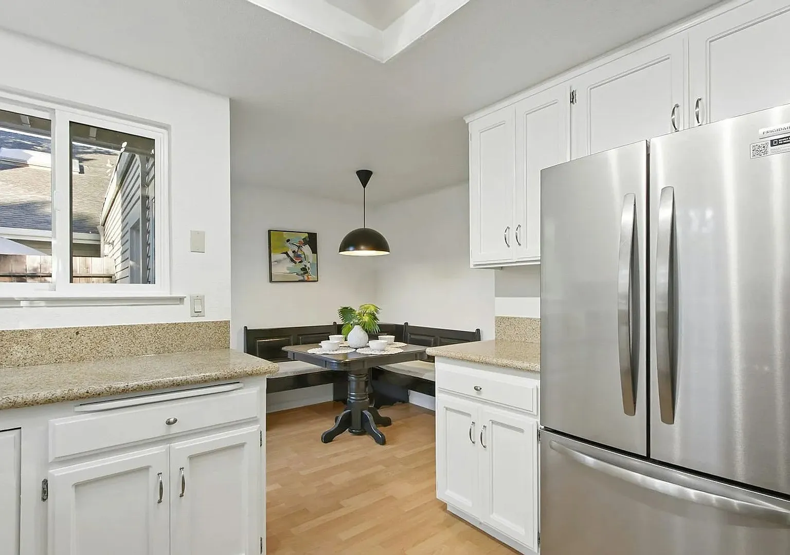 325 E 8th Street #2 — Photo 4
