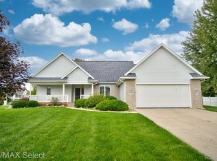 2467 Golfway Dr, Swartz Creek, MI 48473