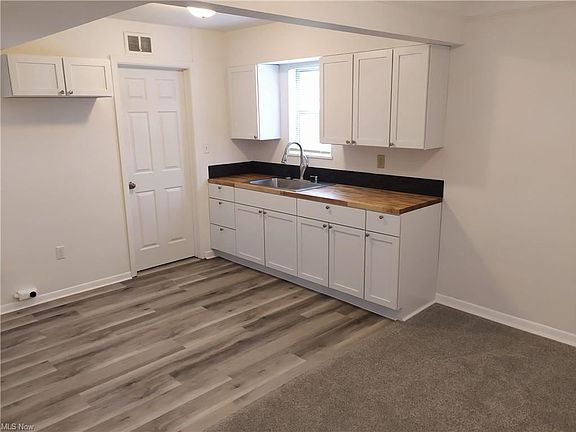 4th image of 28201 Tremaine Dr
