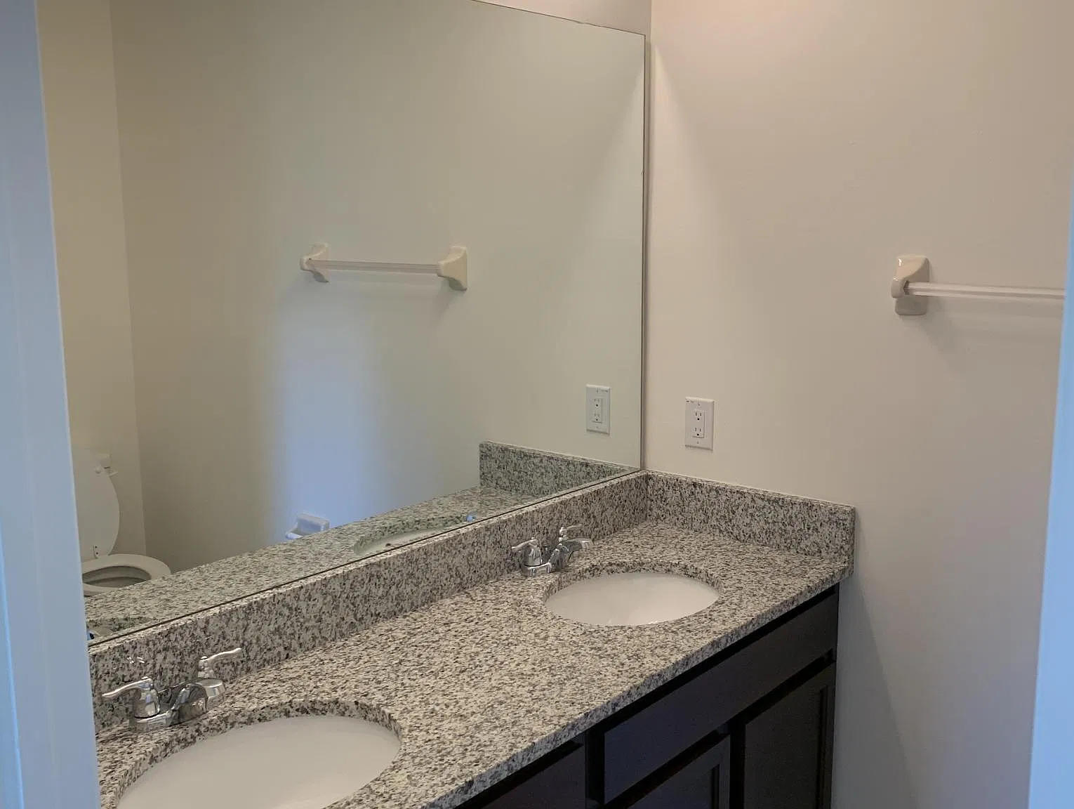 3 bed, 1255 sqft, $1,750 — Photo 4