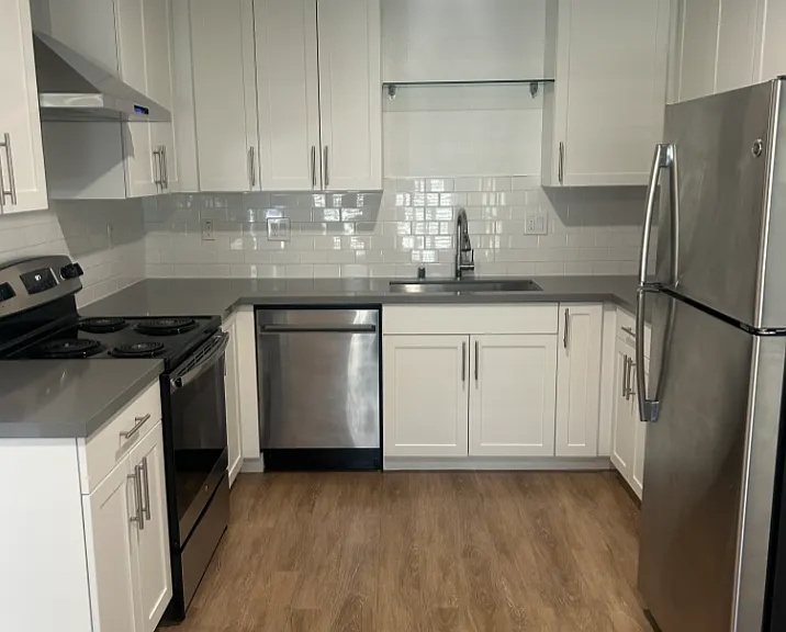 Park Apartments — Photo 5