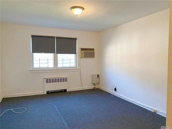 5th image of 226-32 Kingsbury Ave #B
