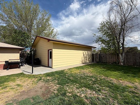 2nd image of 107 Magnolia Ln