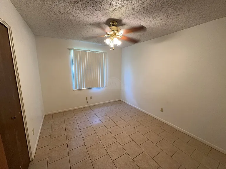 2408 Carnation Dr — Photo 11