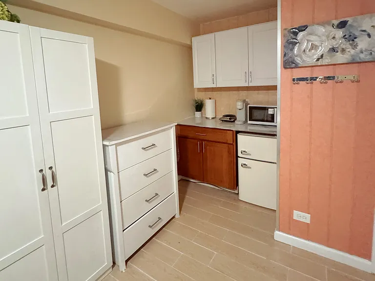 1690 Ala Moana Blvd — Photo 7