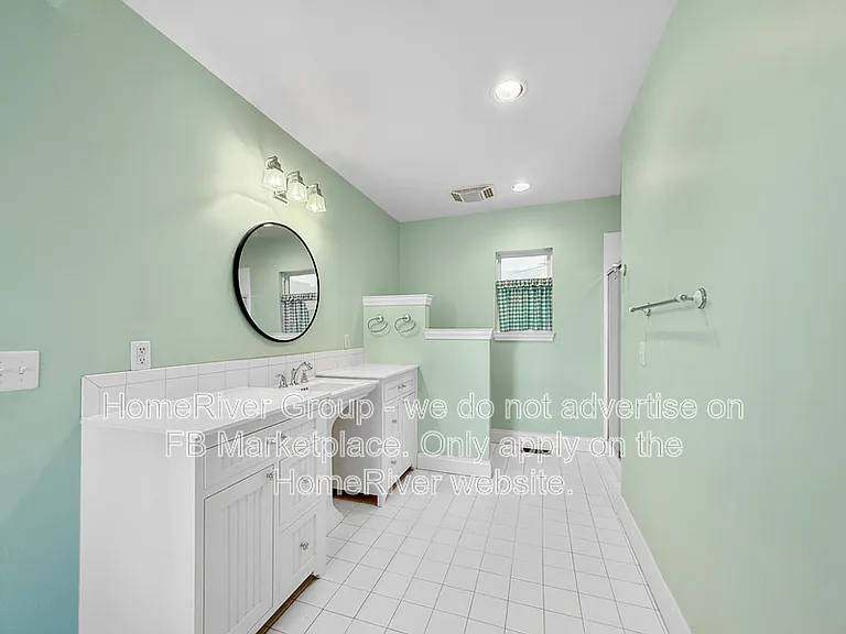 1531 E 20th St — Photo 14