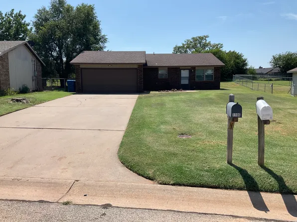 1106 Hillside Dr, Enid, OK 73701