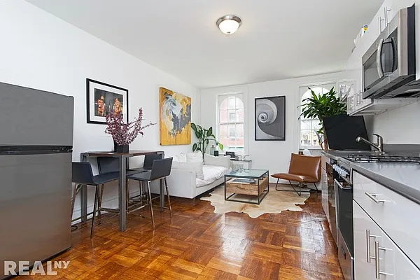 Rented by REAL New York | media 3