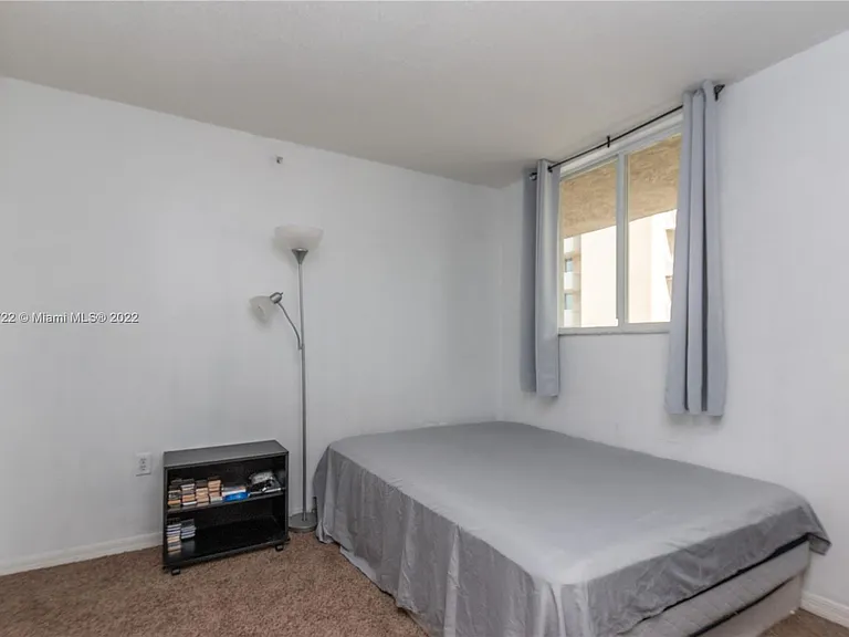 102 SW 6th Ave #202 — Photo 10