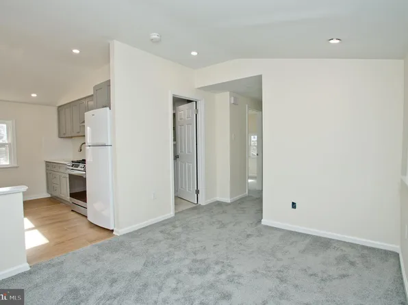 2530 2nd Floor Chestnut Ave, Ardmore, PA 19003