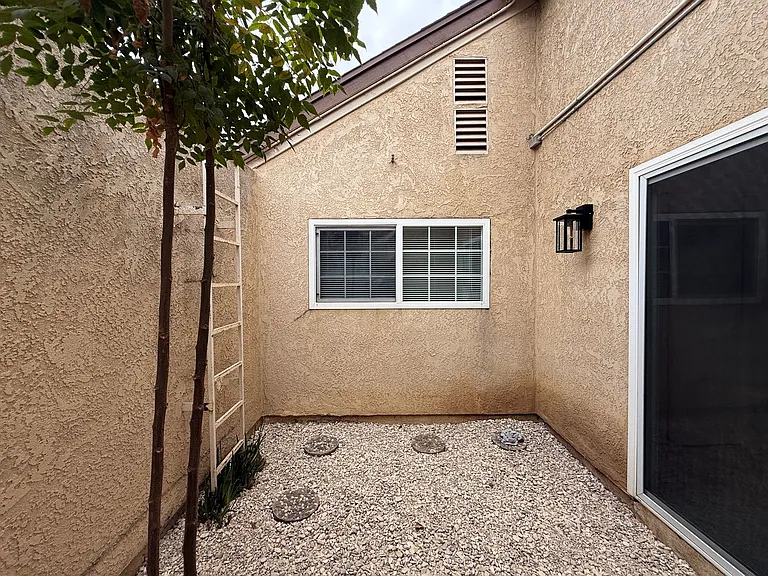 1422 Eagle Ct — Photo 37