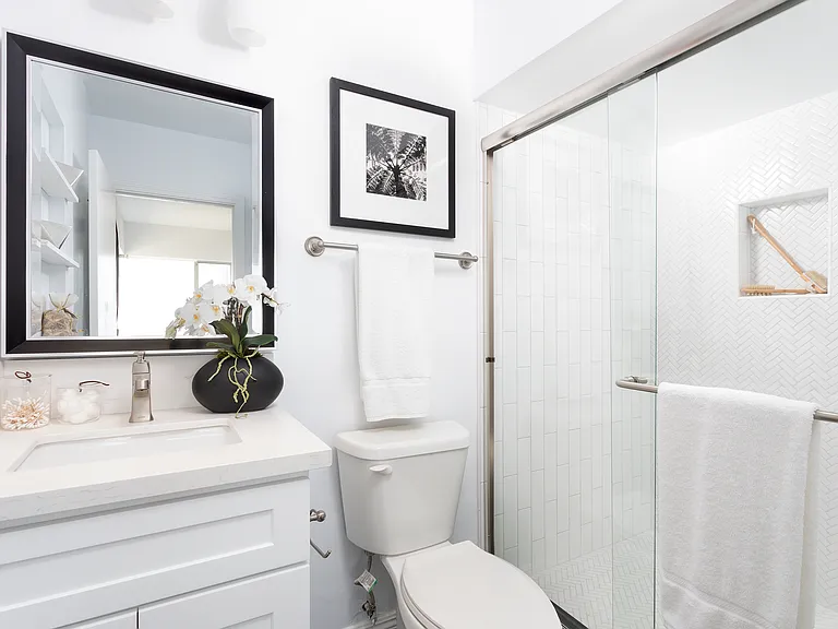 855 6th St #5 — Photo 7