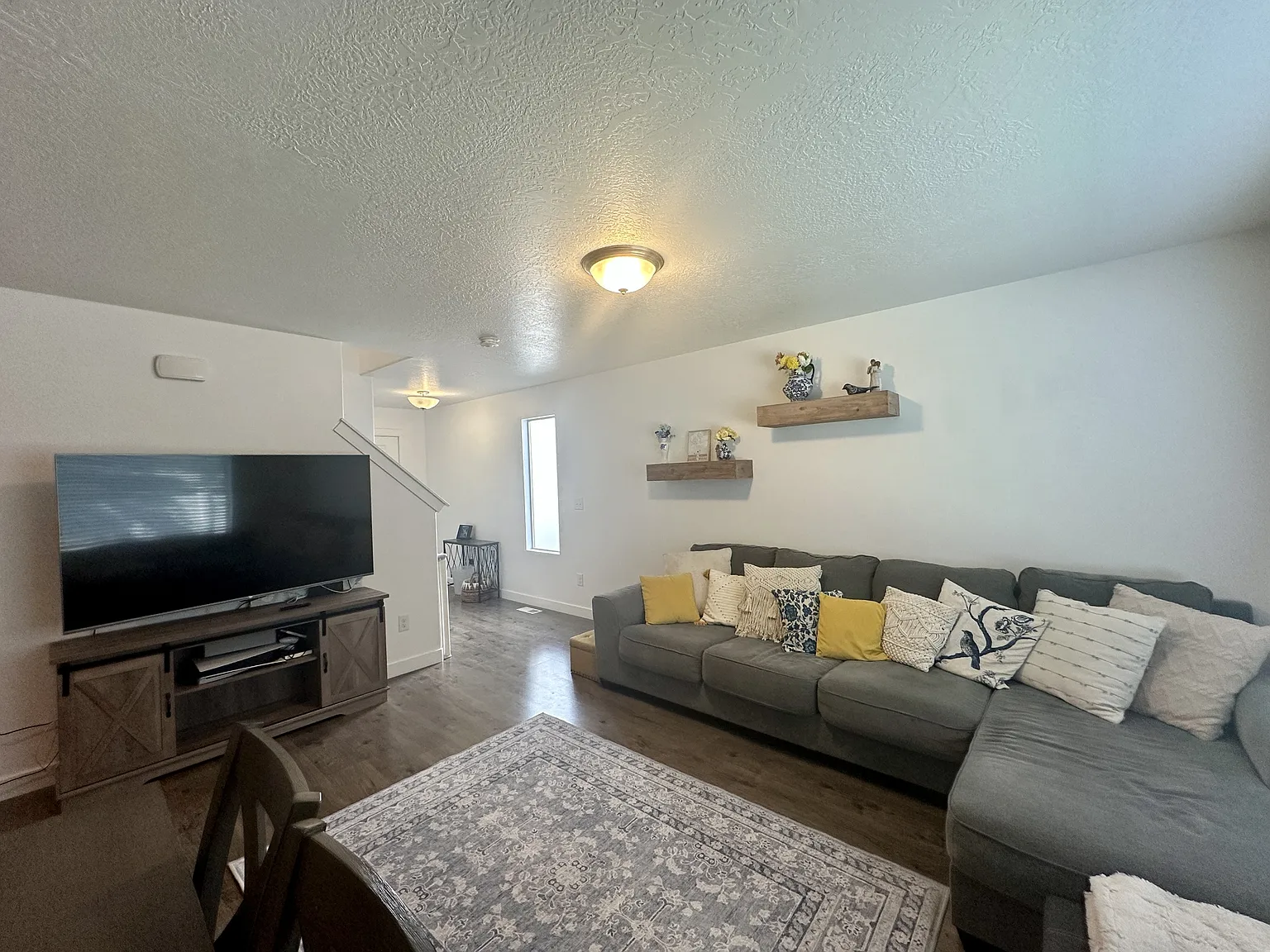 182 E Riverbend Rd - ELB - 1 — Photo 3