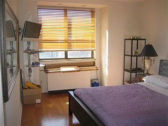 Rented by R New York