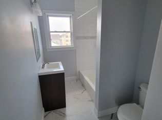 234 Hamlet St #3, Fall River, MA 02724