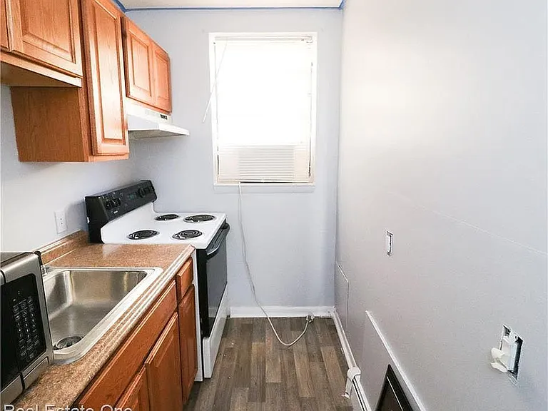 120 Seward St #301 — Photo 6