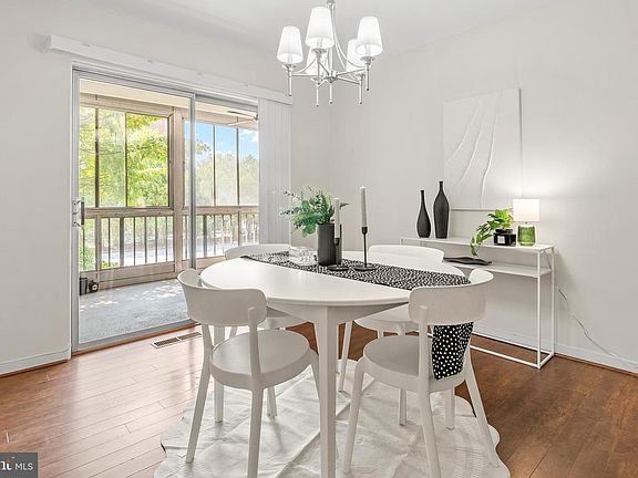 4th image of 25 Stonehenge Cir #25-5