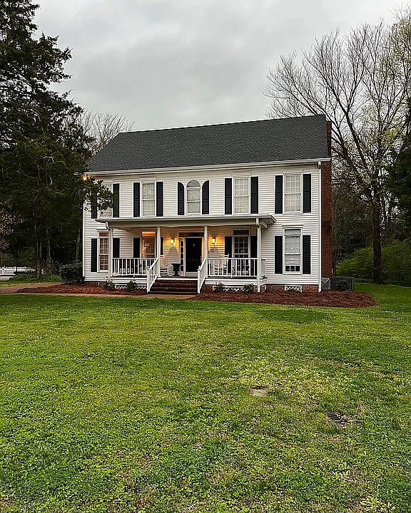 2nd image of 1311 Honeywood Pl